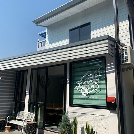 Youniverse Homestay Чиангмай Екстериор снимка