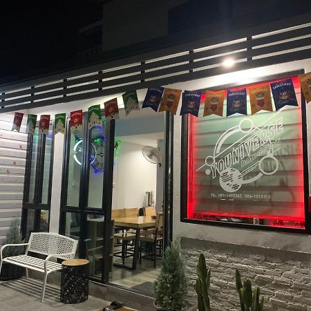 Youniverse Homestay Чиангмай Екстериор снимка