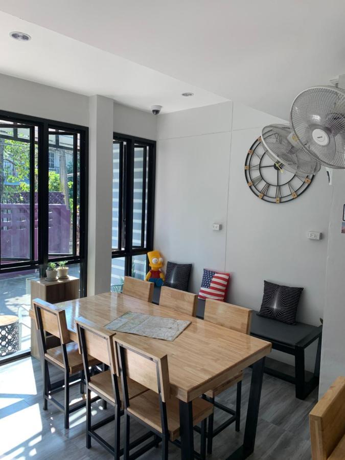 Youniverse Homestay Чиангмай Екстериор снимка