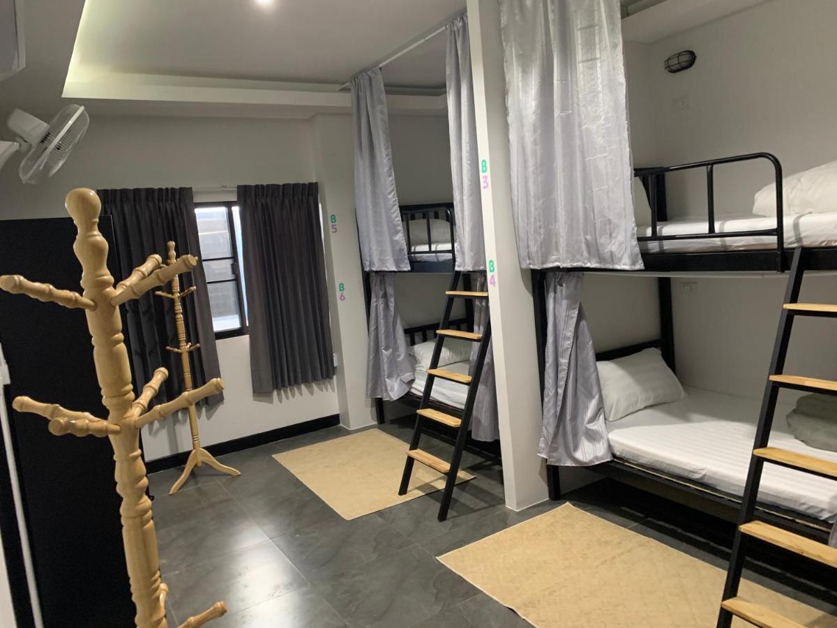 Youniverse Homestay Чиангмай Екстериор снимка