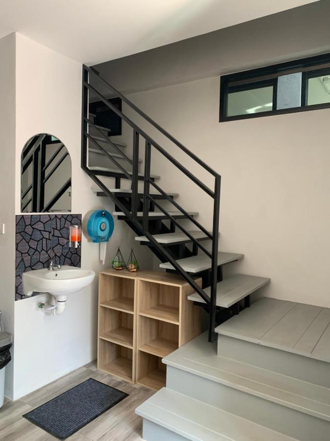 Youniverse Homestay Чиангмай Екстериор снимка