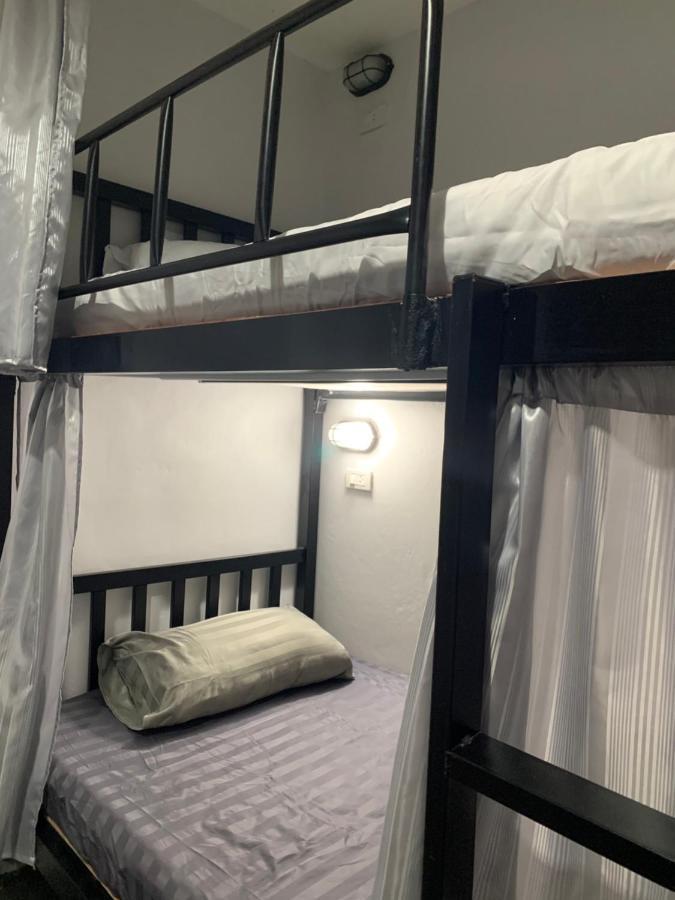 Youniverse Homestay Чиангмай Екстериор снимка