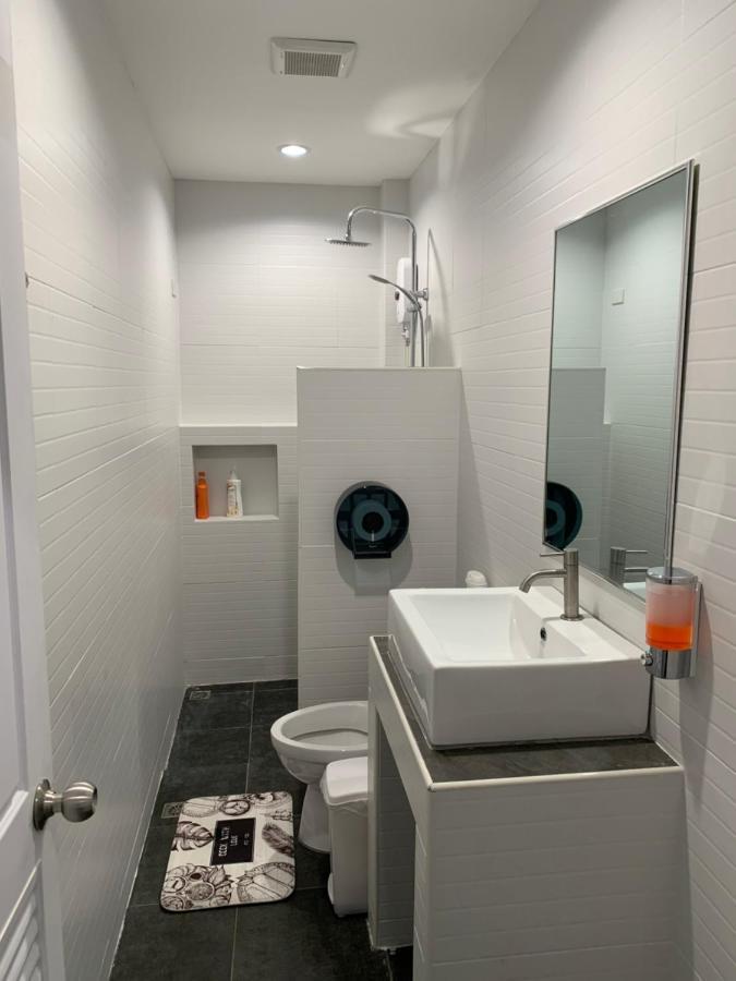Youniverse Homestay Чиангмай Екстериор снимка
